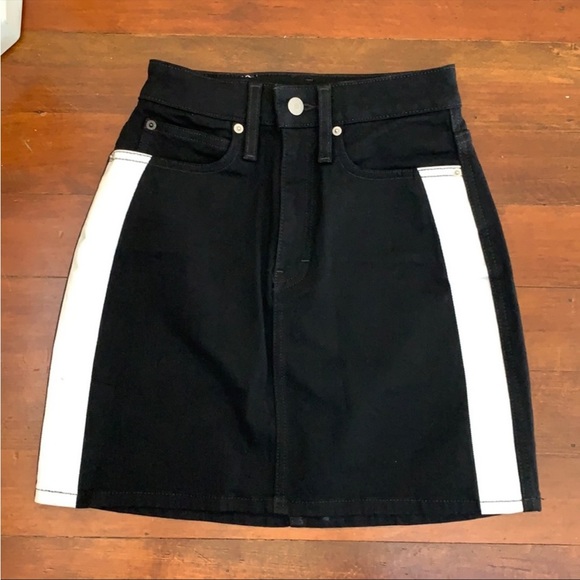 NWOT Calvin Klein Jean Skirt Denim High Rise Mini Skirt in Black - Picture 2 of 15